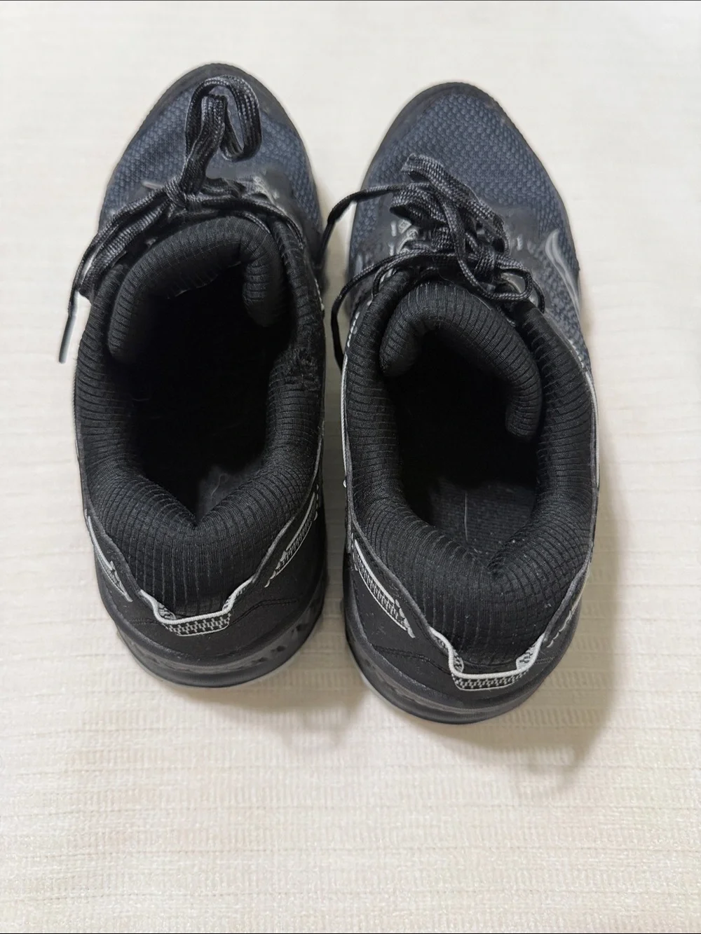 Saucony Women's Black and Gray Athletic Hiking Trainers shoes